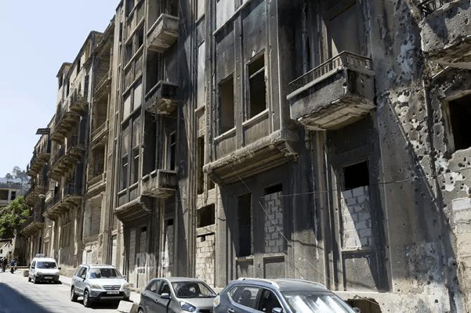 Beirut.A tour between the buildings of the dazzling trench