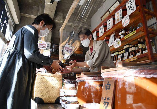 透明、パンに…常識覆すしょうゆ続々　多彩な九州の醸造所 