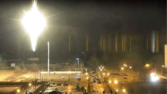 [Follow-up] Russian forces Fire broke out at Europe's largest nuclear power plant!Local live broadcast and momentary video of shelling</p><p>There are also reports that firefighters were able to enter the Zaporizhia nuclear power plant.</p><p>The video below is a video of a local live camera that captures the moment of the bombardment by the Russian army.</p><p>The Zaporizhia Nuclear Power Plant is the largest nuclear power plant in Europe located in central Ukraine. Its scale is the third largest in the world.</p><p>[2022/03/04 12:03 update]</p><p>It was not the nuclear power plant itself that was hit, but the information with the adjacent museum.</p><p>[2022/03/04 12:20 update]</p><p>The IAEA reports that the fire at the nuclear power plant has not affected major facilities.</p><p>I will add to this article as soon as there is further news.</p><h2 id=