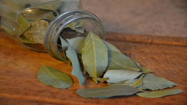 Miracle in 7 days .. Boiled bay leaf before bed every day is amazing to the body according to the latest scientific studies