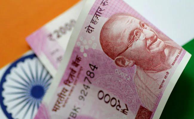 Rupee struggles against USD for 5th straight week 