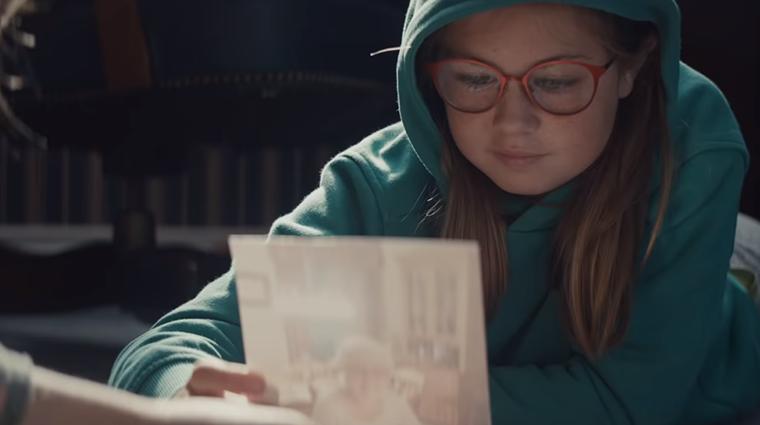 Apple holiday ad tugs on heartstrings—but not too tightly 