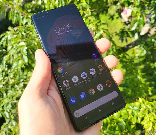Sony Xperia 1 III and Xperia 5 III start receiving stable Android 12 update 