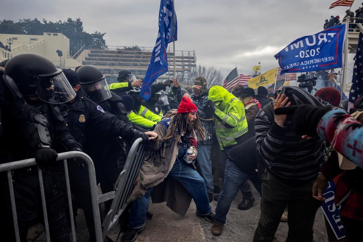 Congress orders plaque to honor police officers who defended Capitol on Jan. 6, 2021 