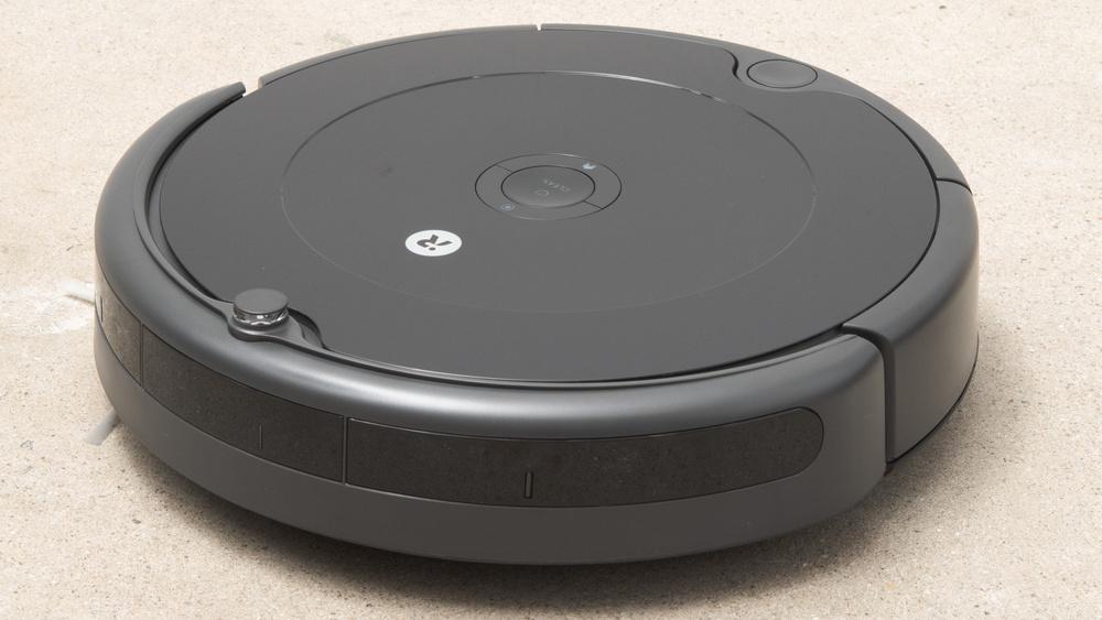 iRobot Roomba 694 robot vacuum review