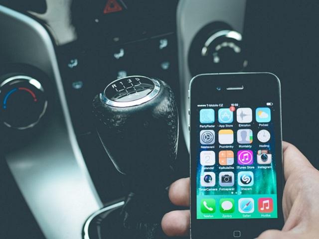 How to charge smartphones efficiently by car ・ Recommended cigar socket USB charger used car, new car information, industrial news, Gunet Magazine!