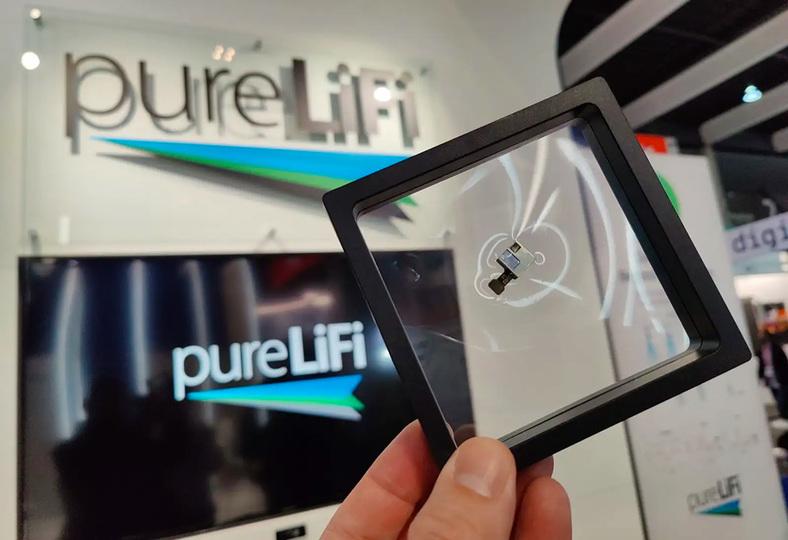 Is it finally practical?"LIFI" communication technology that is connected by light of lighting, not radio waves