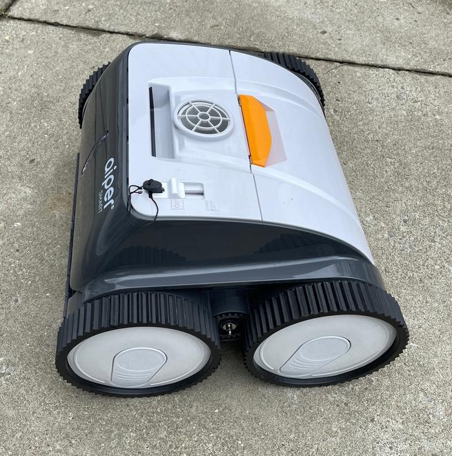 Aiper Smart AIPURY1500 Cordless Pool Cleaning robot review