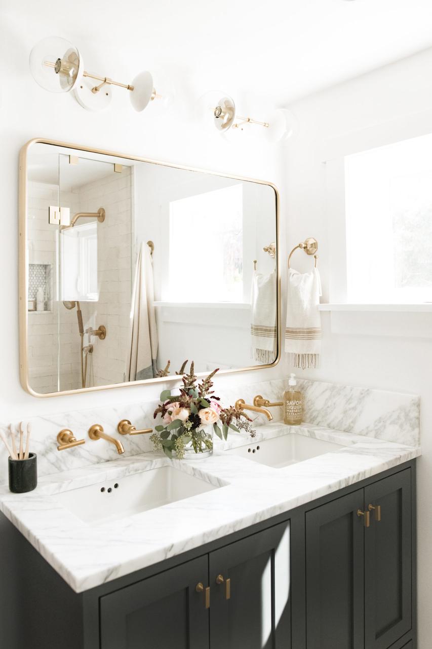 The Best Highly-Rated Bathroom Mirrors to Upgrade Your Space 