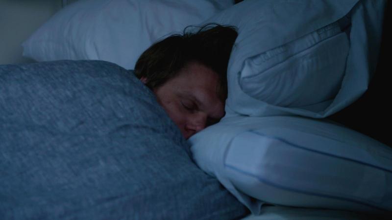 How to Fall Back Asleep After Waking at Night