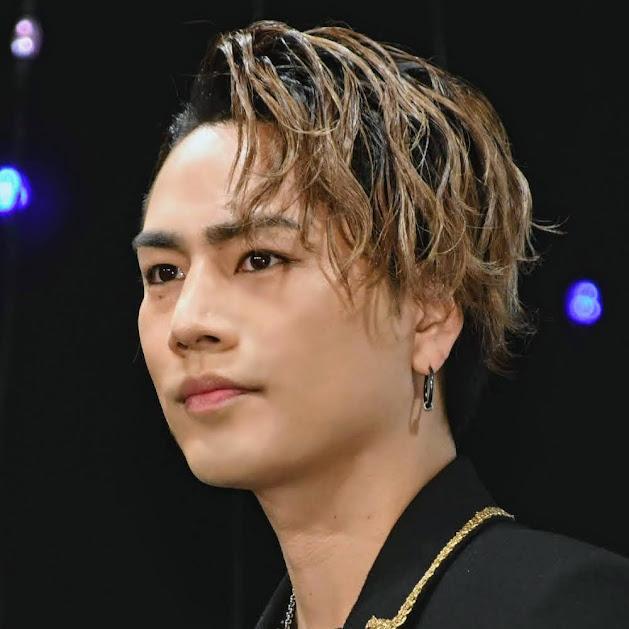 Hiroomi Tosaka, the third generation JSB, is surprised at the number of air purifiers and humidifiers that are "massively installed" at home.