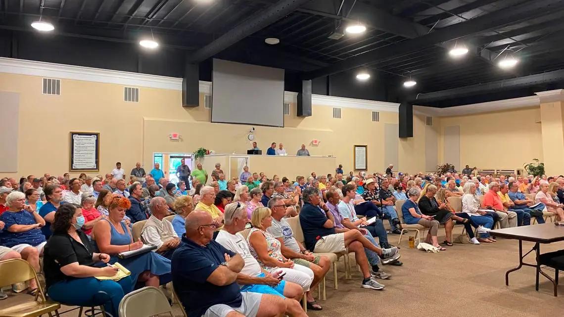 Residents worry lack of water pressure on SC 90 is dangerous | Myrtle Beach Sun News Development along Highway 90 reduces water pressure, residents say. Is that dangerous? 