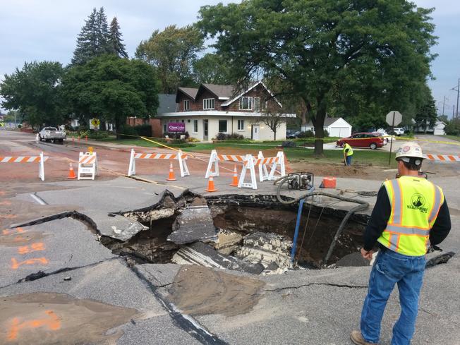 Engineers work to ascertain cause of Sherwood Avenue, Newark sink hole and how to fix it 