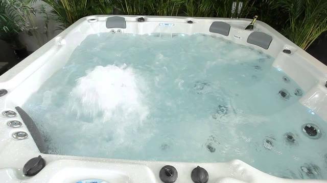 How to use a hot tub 