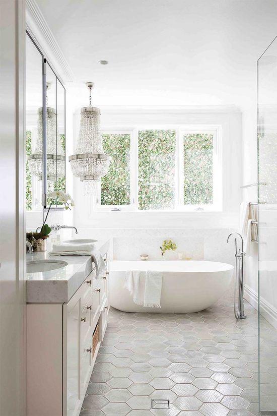 27 Beautiful White Bathroom Designs That Showcase Crisp, Timeless Style 