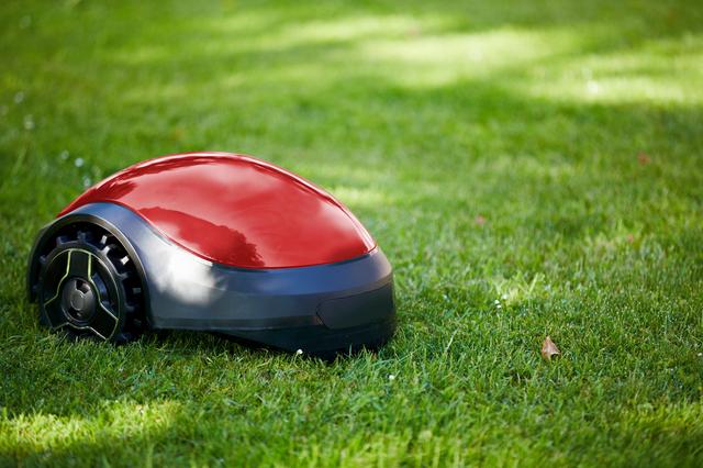 Robotic Lawn Mowers Review & Guide 