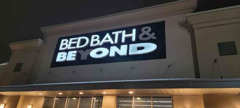 44℉ BIZNOTE: Bed Bath & Beyond closing Westwood Village store 