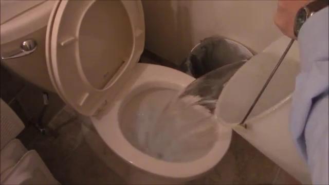 Ask the Builder: How to fix a clogged toilet with a bucket of water instead of a plunger 