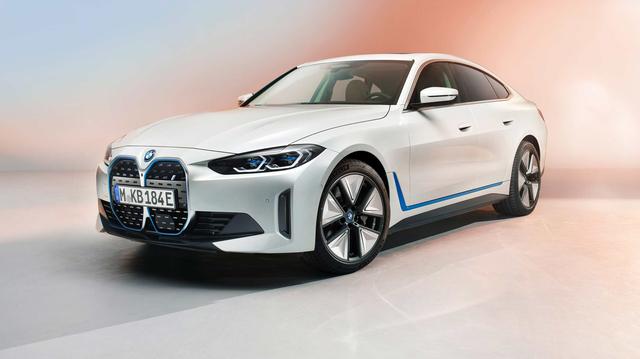 BMW slaps 31-inch screen onto rear ceiling of concept car 
