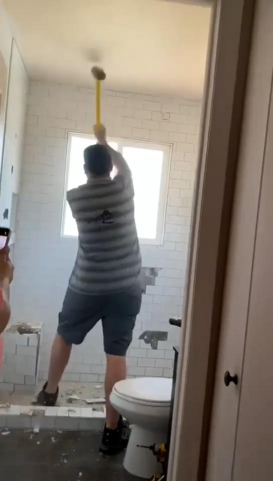 Remodel Rampage: Contractor returns to customer’s home, destroys shower he built 
