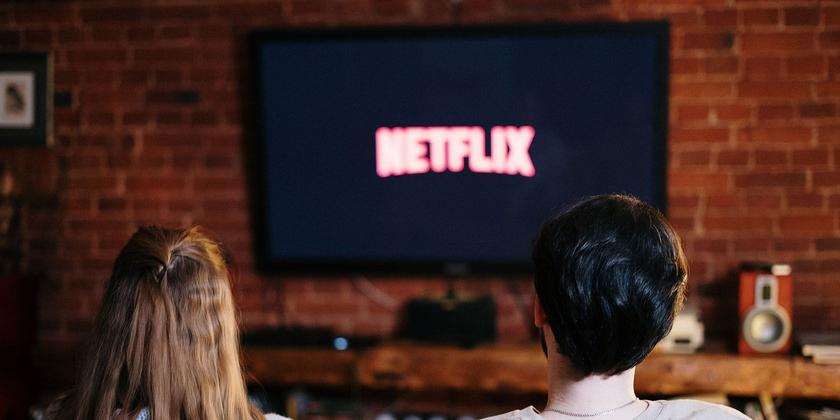 www.makeuseof.com How to Use the Netflix Shuffle Button to 
