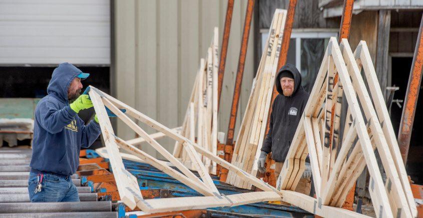 Outlook 2022: Amid supply chain crunch, Bellevue Builders Supply busier than ever as homeowners seek improvements