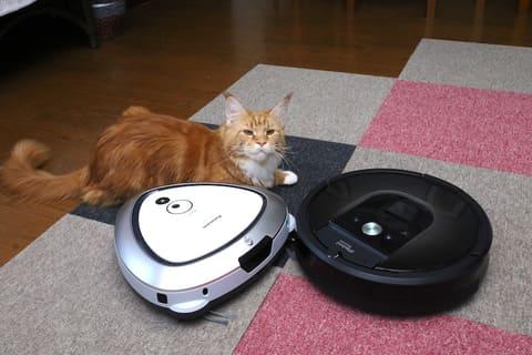 Roomba vs. Rulo, the latest robot vacuum cleaner showdown!