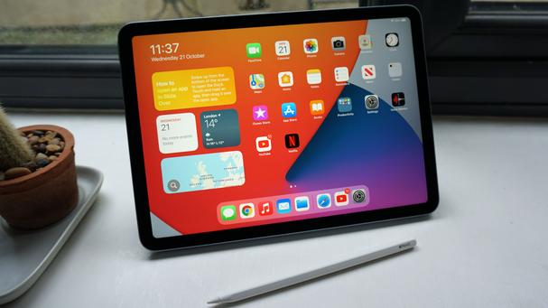 The iPad Air 5 Is Peak Apple - Impressive And Frustrating