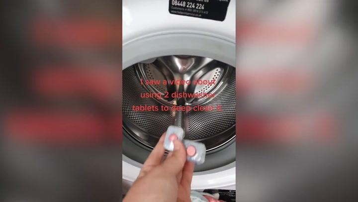 Easy white vinegar hack to clean your washing machine and detergent drawer 
