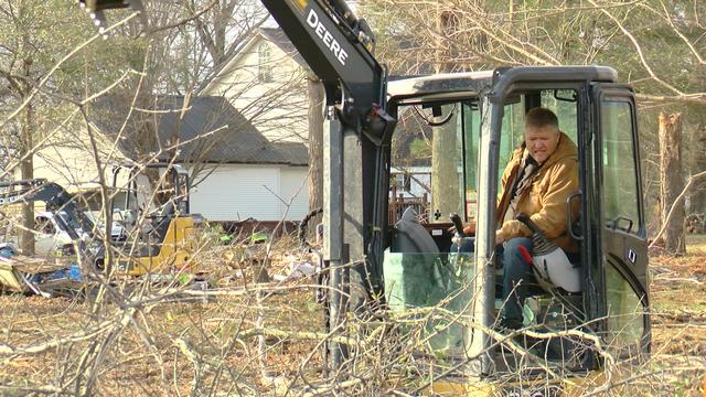 Augusta neighbors sorting through rubble after EF-2 tornado