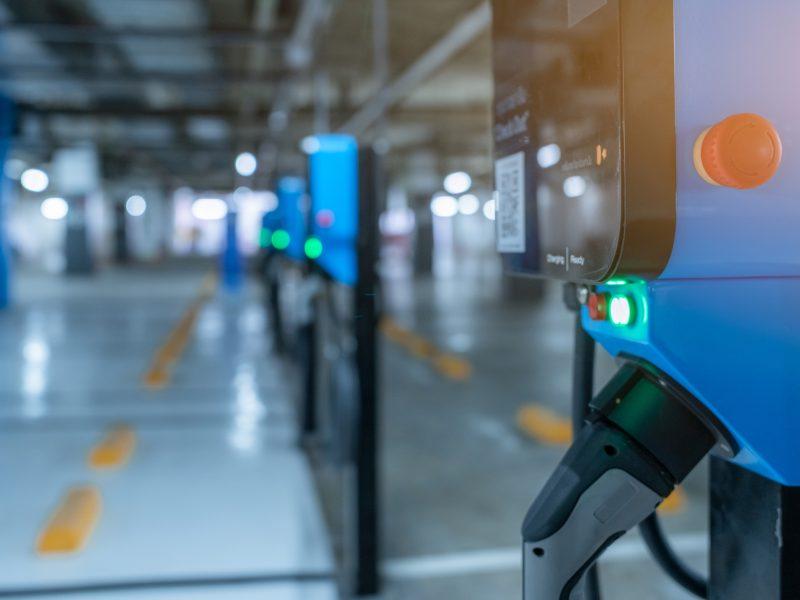 EU’s buildings directive should give EV owners the right to a smart plug 