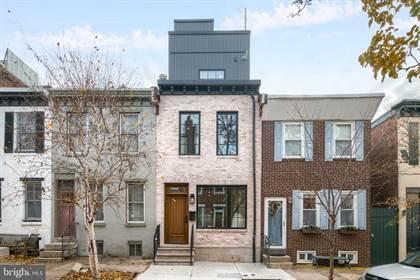 On the Market: Restored 1852 Townhouse in Rittenhouse Square
