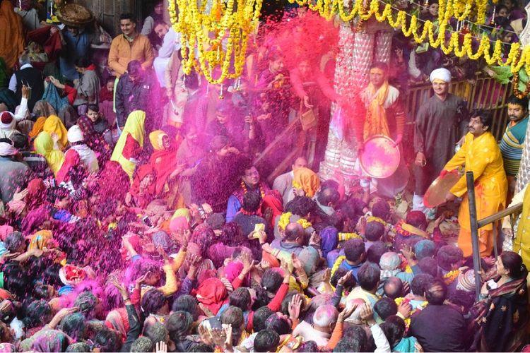 Holi spreads colours of joy in Braj mandal to dispel Covid gloom
