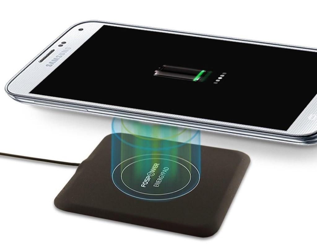www.makeuseof.com Can Wireless Charging Damage Your Smartphone?