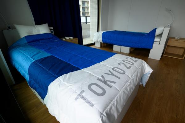Olympic cardboard beds win a silver medal