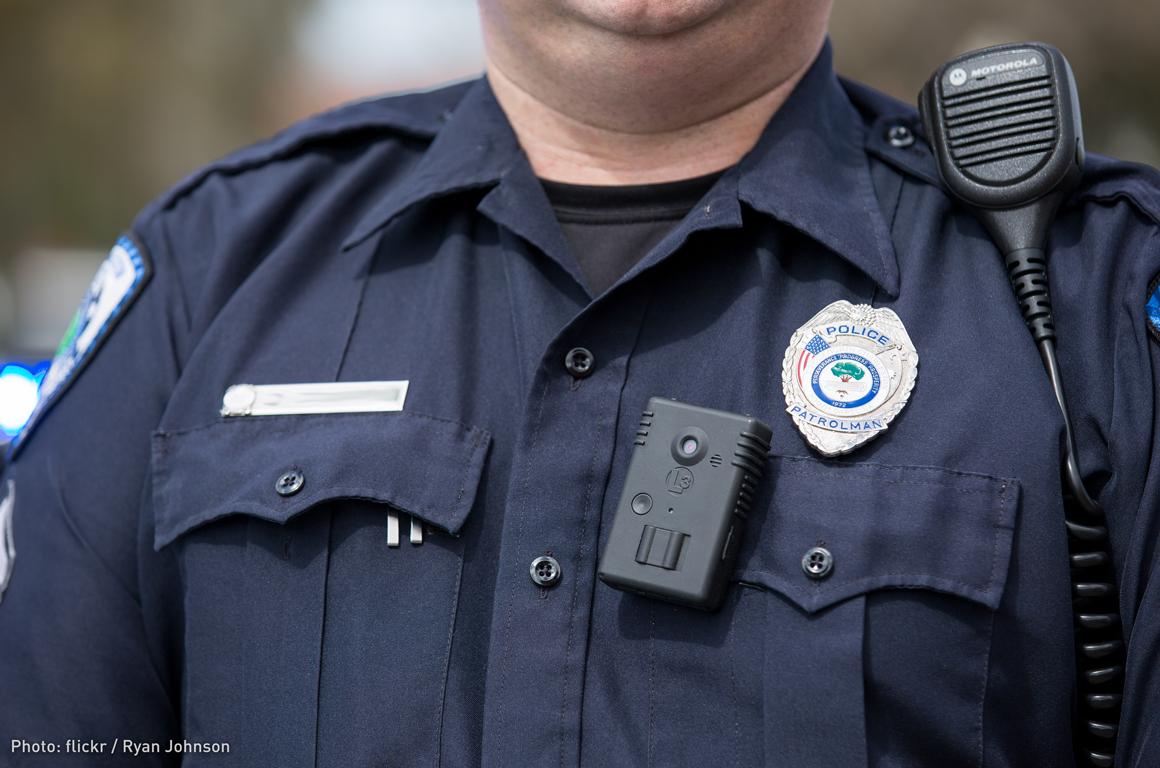 Federal Way police are now wearing body cameras 