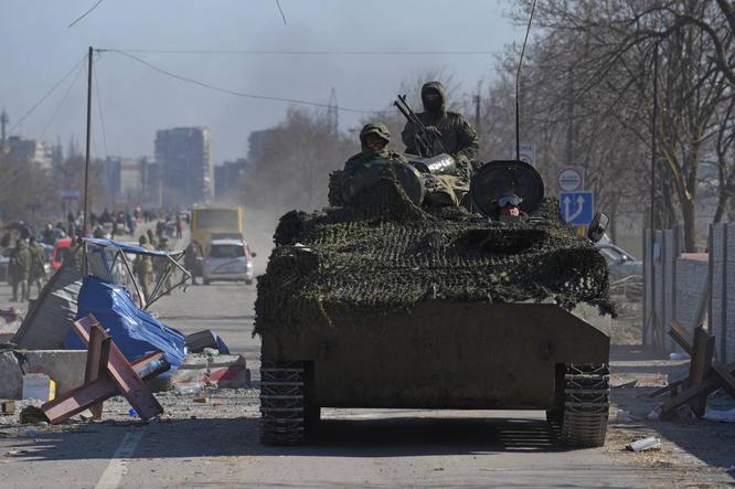 How One Man Dodged Russian Tanks to Escape Mariupol