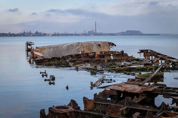 How One Man Dodged Russian Tanks to Escape Mariupol 