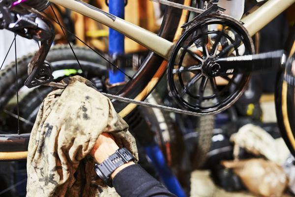 How to Clean Your Bike Chain Like a Pro Mechanic 