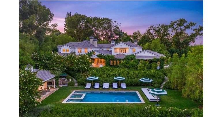 After selling his 90210 mansion to Adele, Sylvester Stallone has bought a gorgeous M estate in Beverly Hills. 