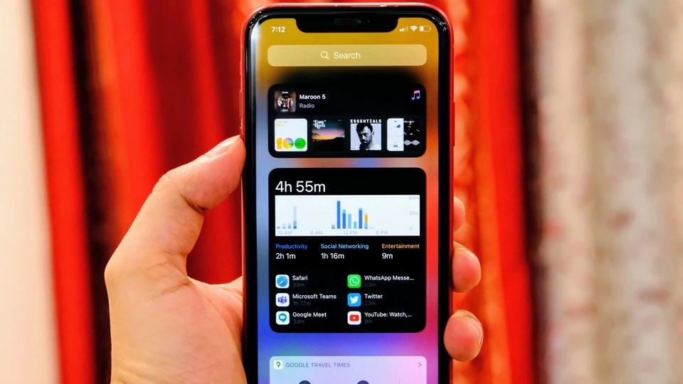 iOS 14.7.1 users complain about ‘No service’ bug after updating their iPhones Guides 