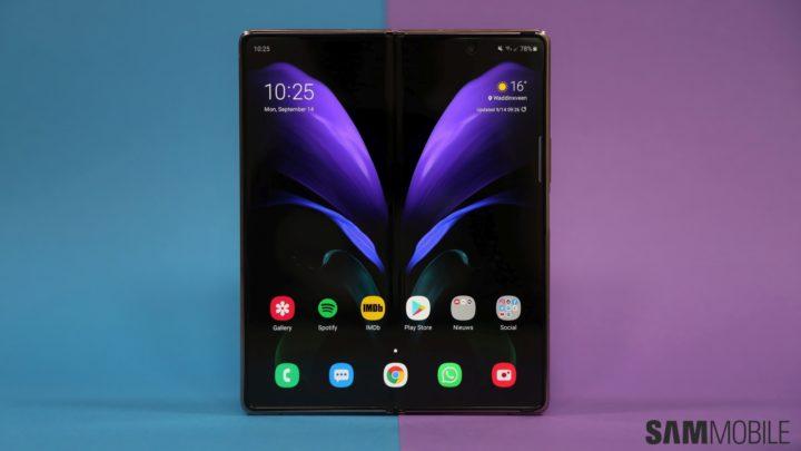 www.androidpolice.com The Galaxy Z Flip3 is Samsung's latest foldable to become a Star Trek: Picard prop