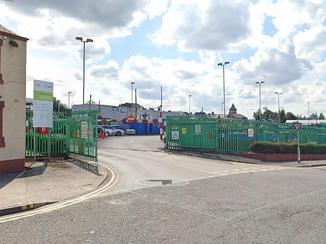 Apply now for free van permit at waste and recycling centres
