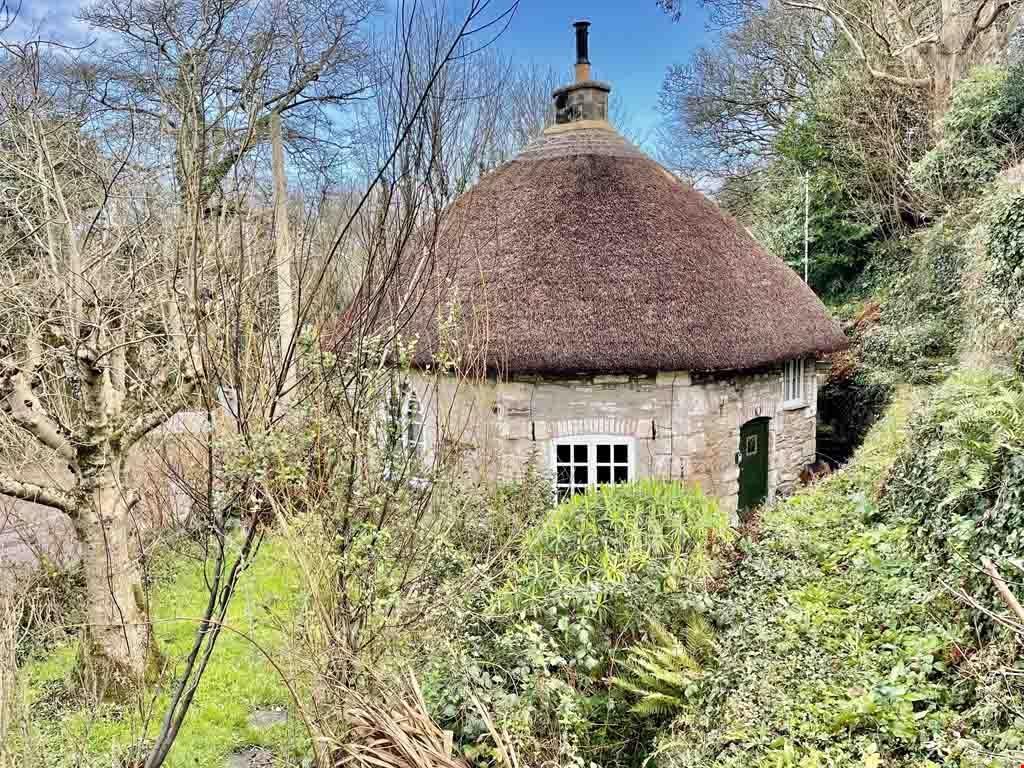 An utterly enchanting cottage in Cornwall that’s straight out of a fairy tale 