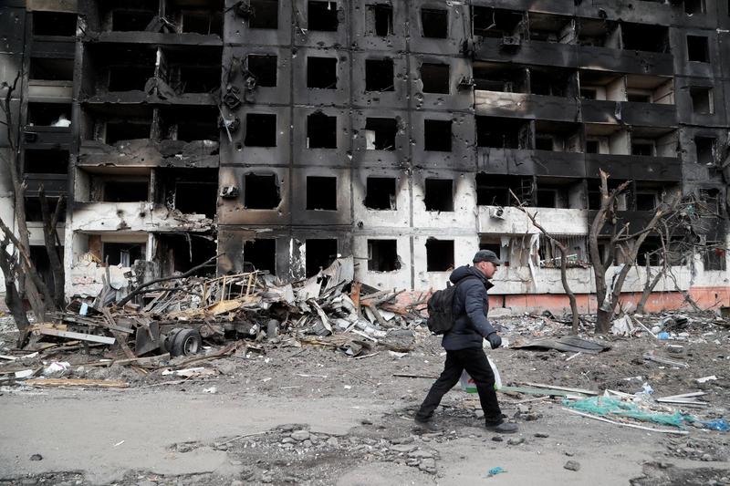 Nonstop Bombing, Exploding Buildings: Priest Describes Mariupol Attacks