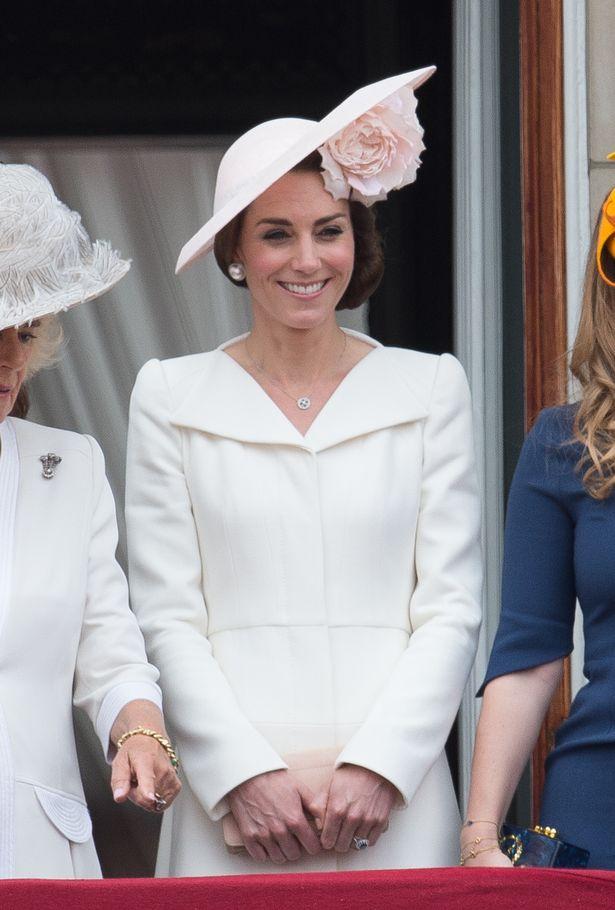 Kate Middleton proves she's Queen of recycling - Hollywood glam and banana dress 