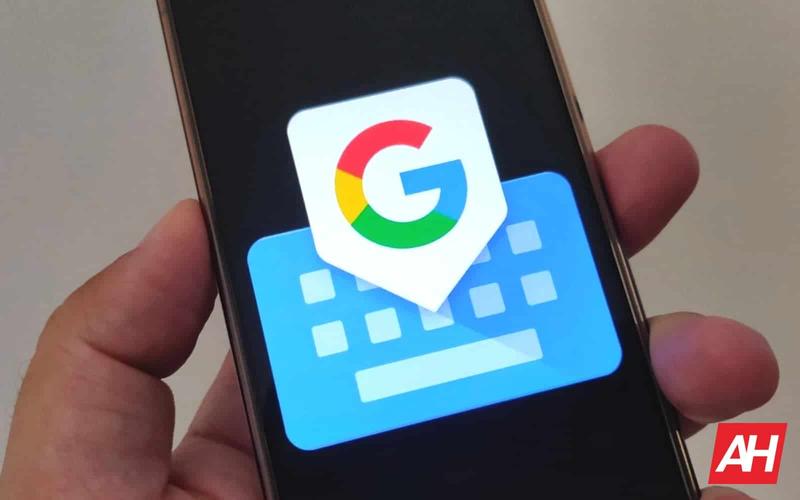 www.androidpolice.com Gboard is prepping to include a split layout for foldables and big-screen devices