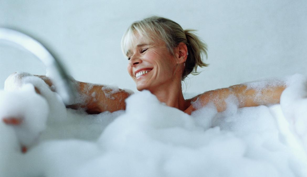 These Are the Bubble Bath Ingredients You *Must* Avoid if You Have Sensitive Skin—Plus Best Products To Shop