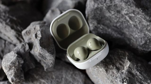 Samsung reveals new Onyx color for Galaxy Buds 2 and Buds Live 