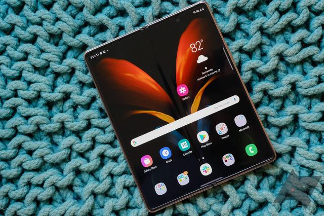 www.androidpolice.com Google's Pixel Fold design could avoid some of Samsung's Galaxy Z Fold3 issues 